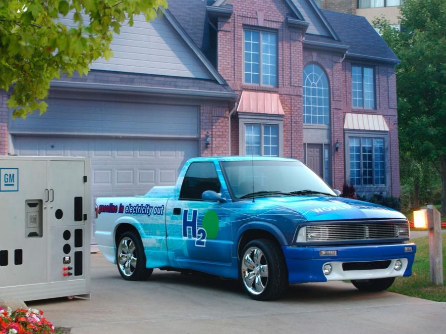  Chevrolet S-10 Gasoline-Fed Fuel Cell Vehicle 2002 года  (фото 2 из 2)